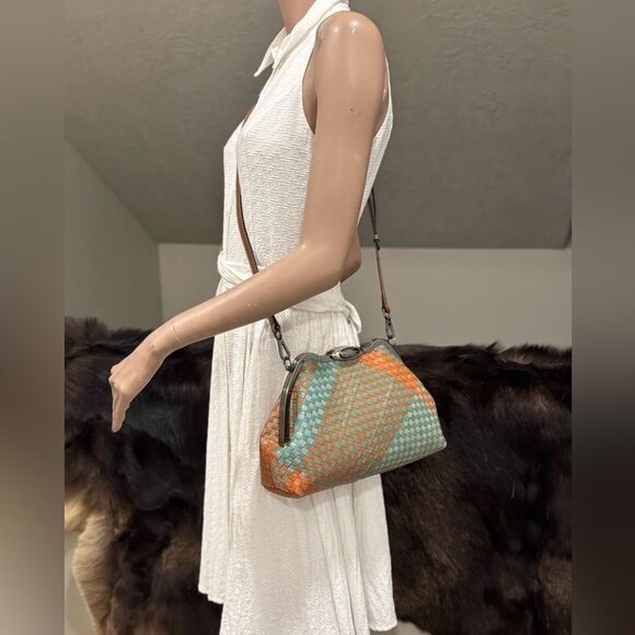 Colorblock Woven Cowhide Handmade Custom Metal Frame Handbag, Multi Use Style - Picture 6 of 16